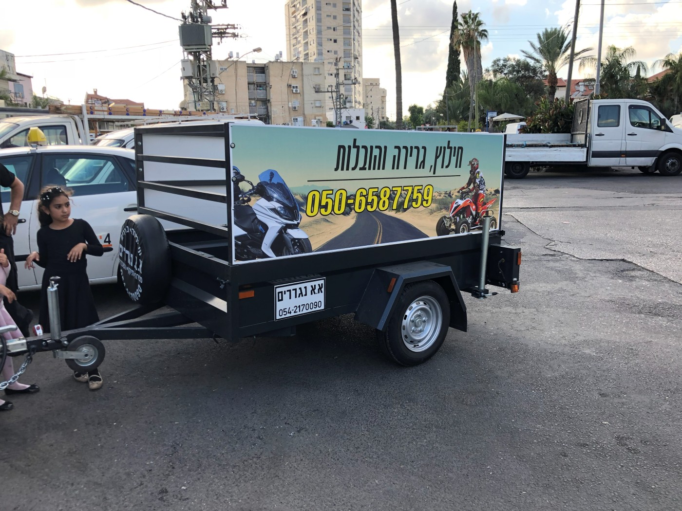 שילוט משאיות